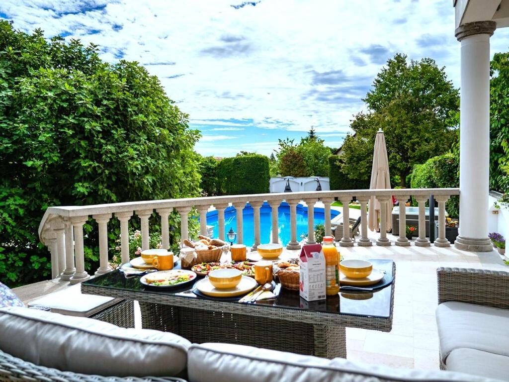 Fuege Villa Luxury & Wellness Balatonfüred Exteriör bild